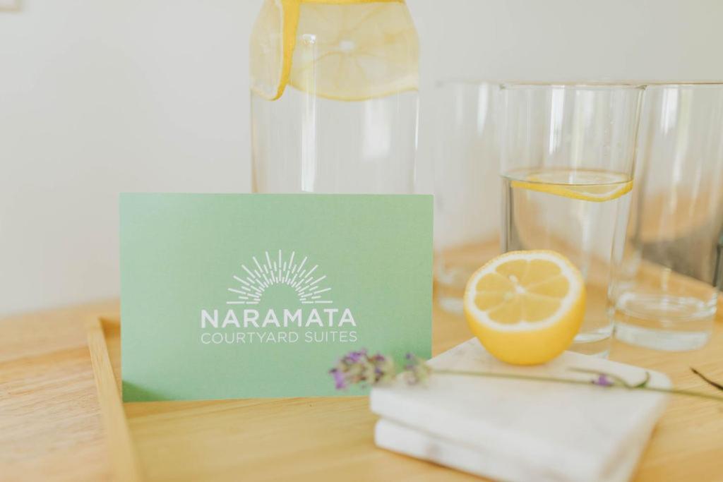 Naramata Courtyard Suites Exteriör bild